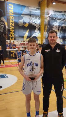 IMG_20240218_121548567_BURST000_COVER_COMP